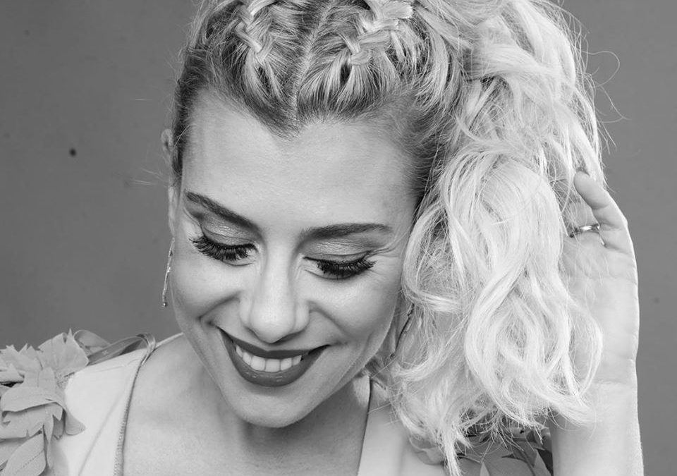 Artista, Mónica Artista, Artistas Portuguesas, Mónica Sintra, Cantora, Contactos, Espectaculos, Concertos, Musica Portuguesa, Cantoras portuguesas, Artistas