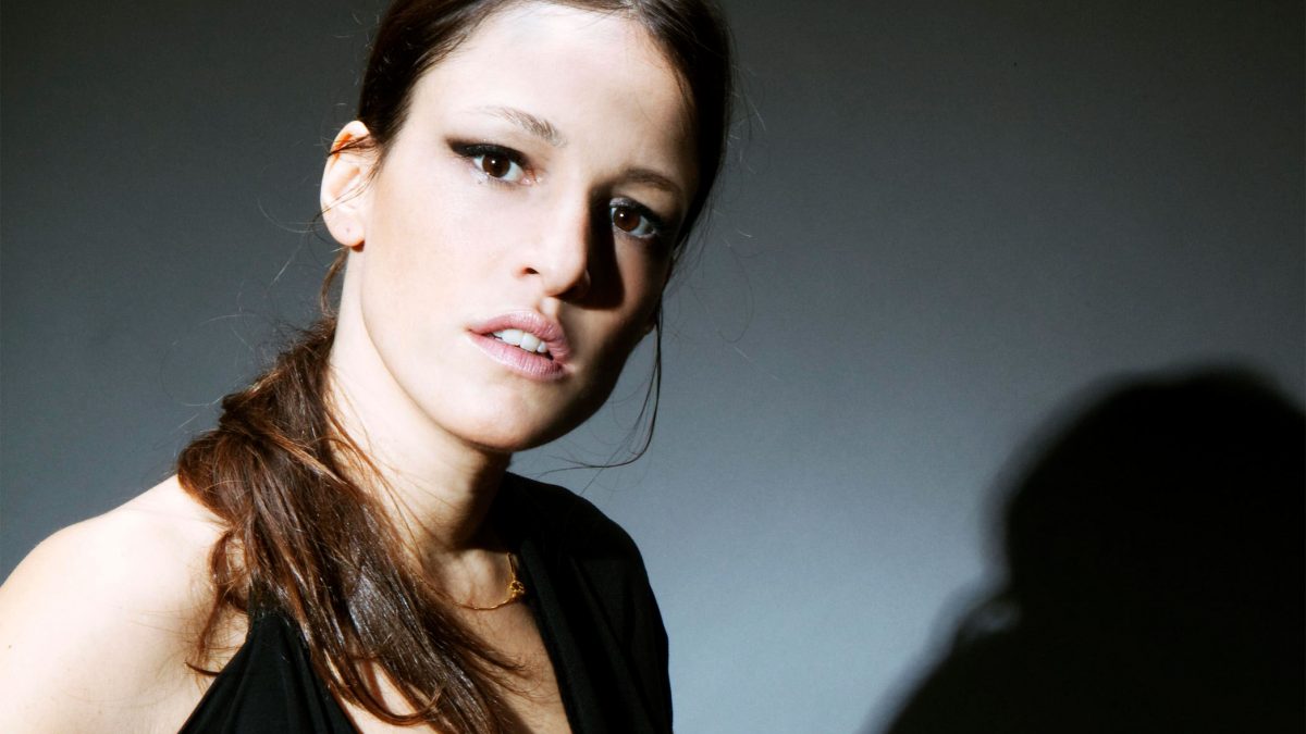 Carminho, Contactos, Fadista Carminho, fados da Carminho, Concertos Carminho, musicas, Musica Portuguesa, Cantoras, artistas, Musicas, Carminho, Videos