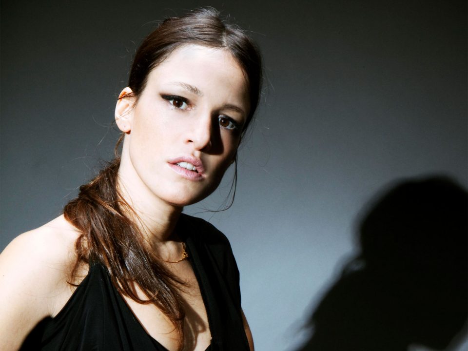 Carminho, Contactos, Fadista Carminho, fados da Carminho, Concertos Carminho, musicas, Musica Portuguesa, Cantoras, artistas, Musicas, Carminho, Videos