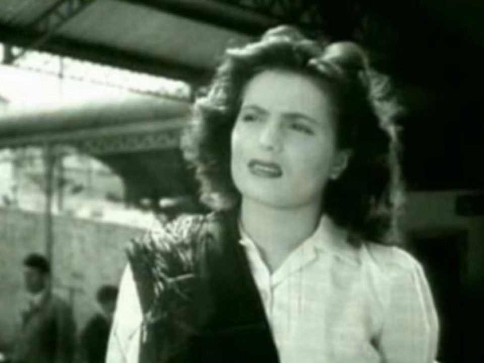 Uma casa portuguesa, Amália Rodrigues, Letras, fados, sucessos, portugueses, Fado, Portugal, fados da Amália, Casa portuguesa, Musicas portuguesas, Canções