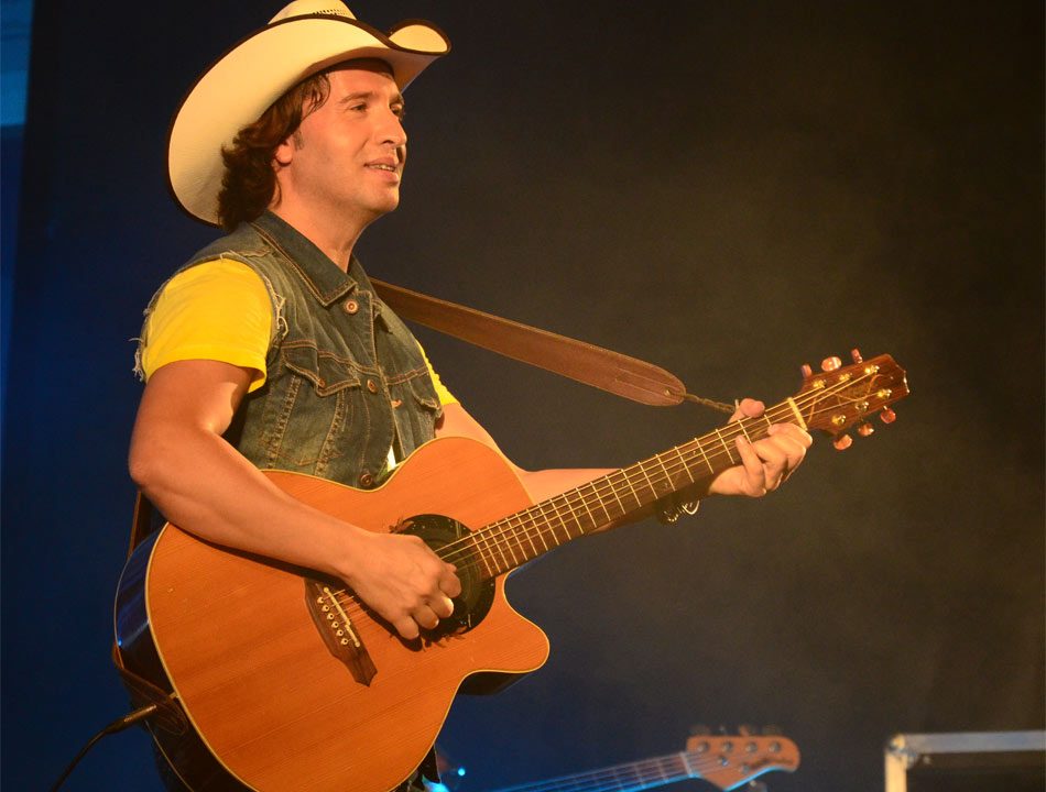 Zé Amaro, Artistas, Portugueses, contactos, artistas portugueses, espectáculos, preços, Zé Amaro, Artista Zé Amaro, Cantores, Artistas, Minho, Cowboy
