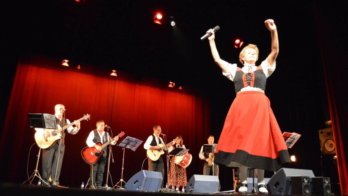cantigas na eira, grupo de musica popular portuguesa, musica tipica, conjunto tipico, grupos de musica popular, grupo cantigas na eira